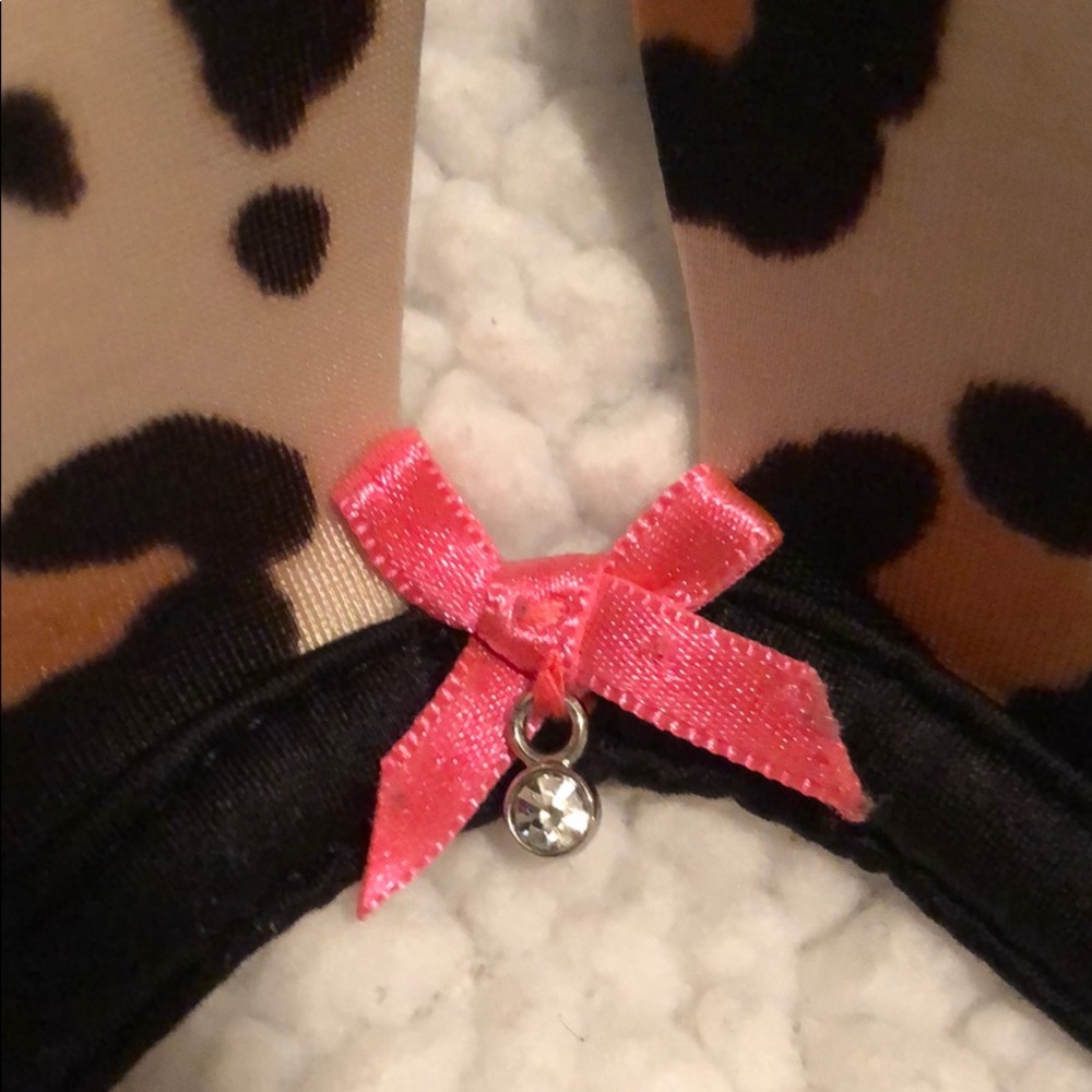 Leopard Print Vs Bra - image 2